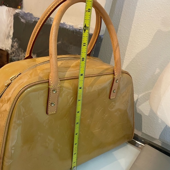 LOUIS VUITTON Monogram Mango Tompkins Square Bag - Picture 9 of 10